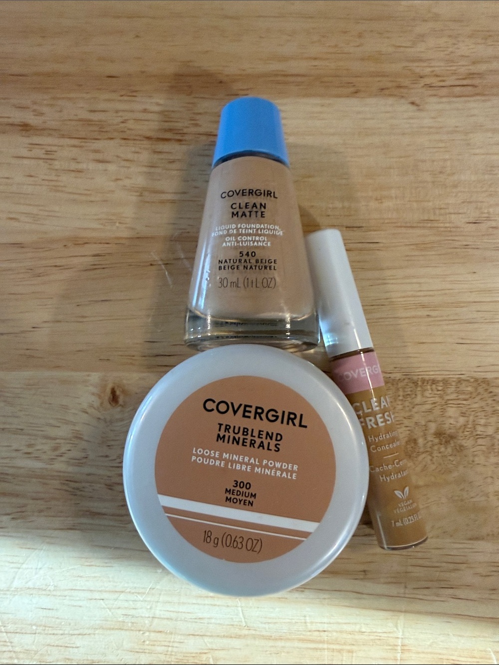 COVERGIRL Clean Matte Foundation & Trublend Minerals Powder Set - Beige/Tan